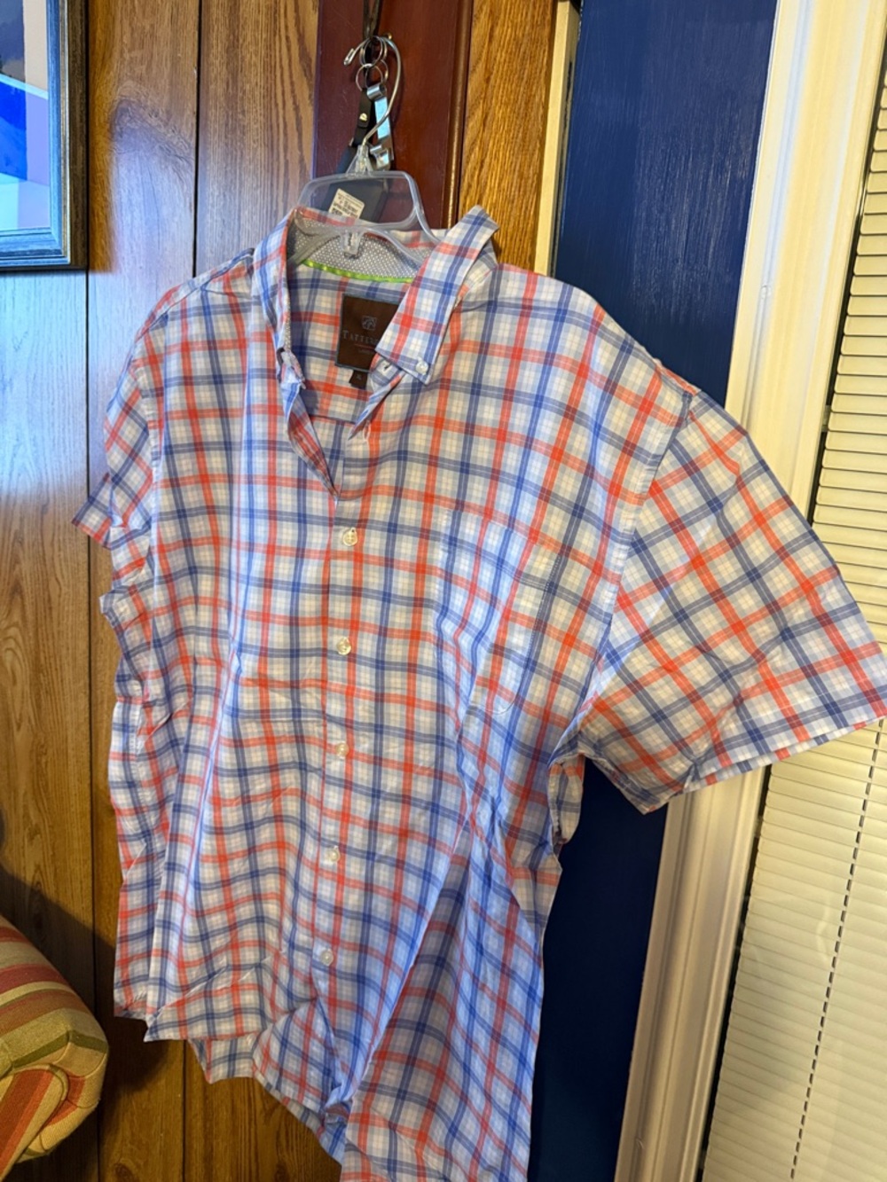 Casual Short-Sleeve Plaid Button-Down Shirt - Blue & Red
